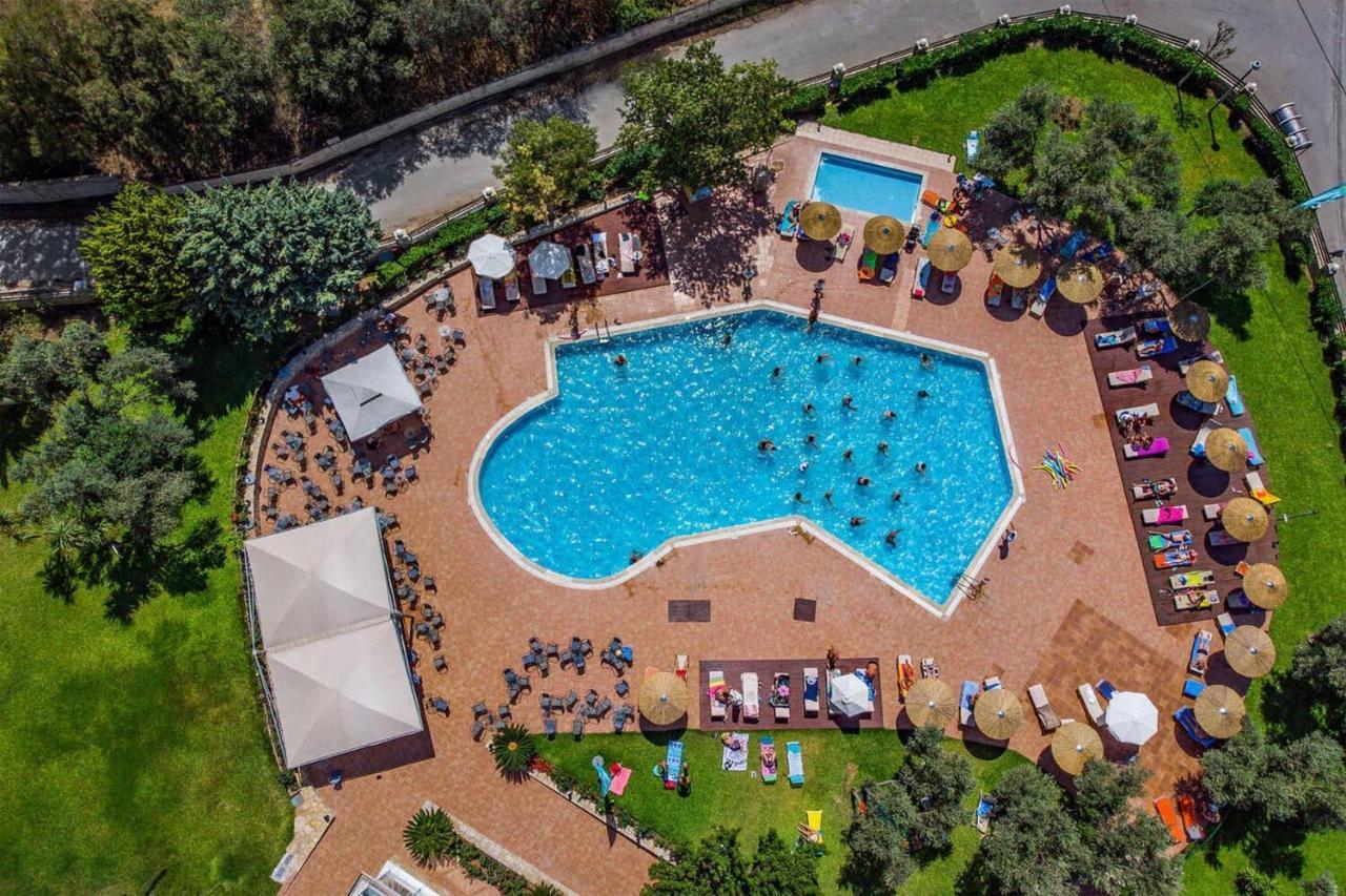 Evia Riviera Resort Амарінтос Екстер'єр фото